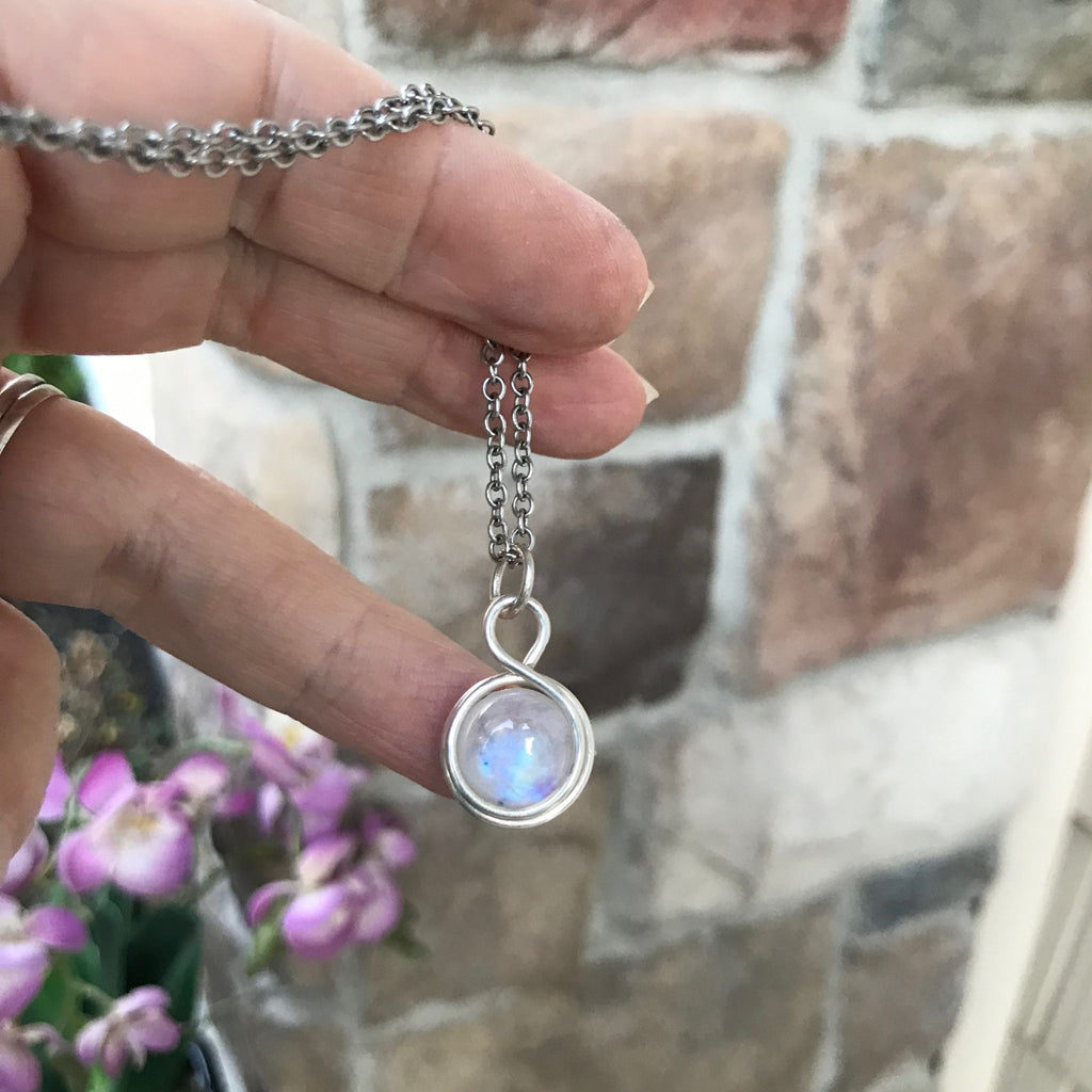 moonstone silver mini necklace
