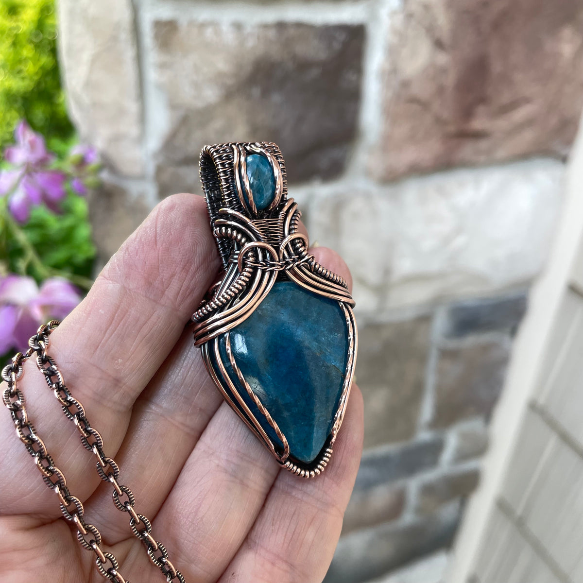Apatite Copper Pendant with Weaving