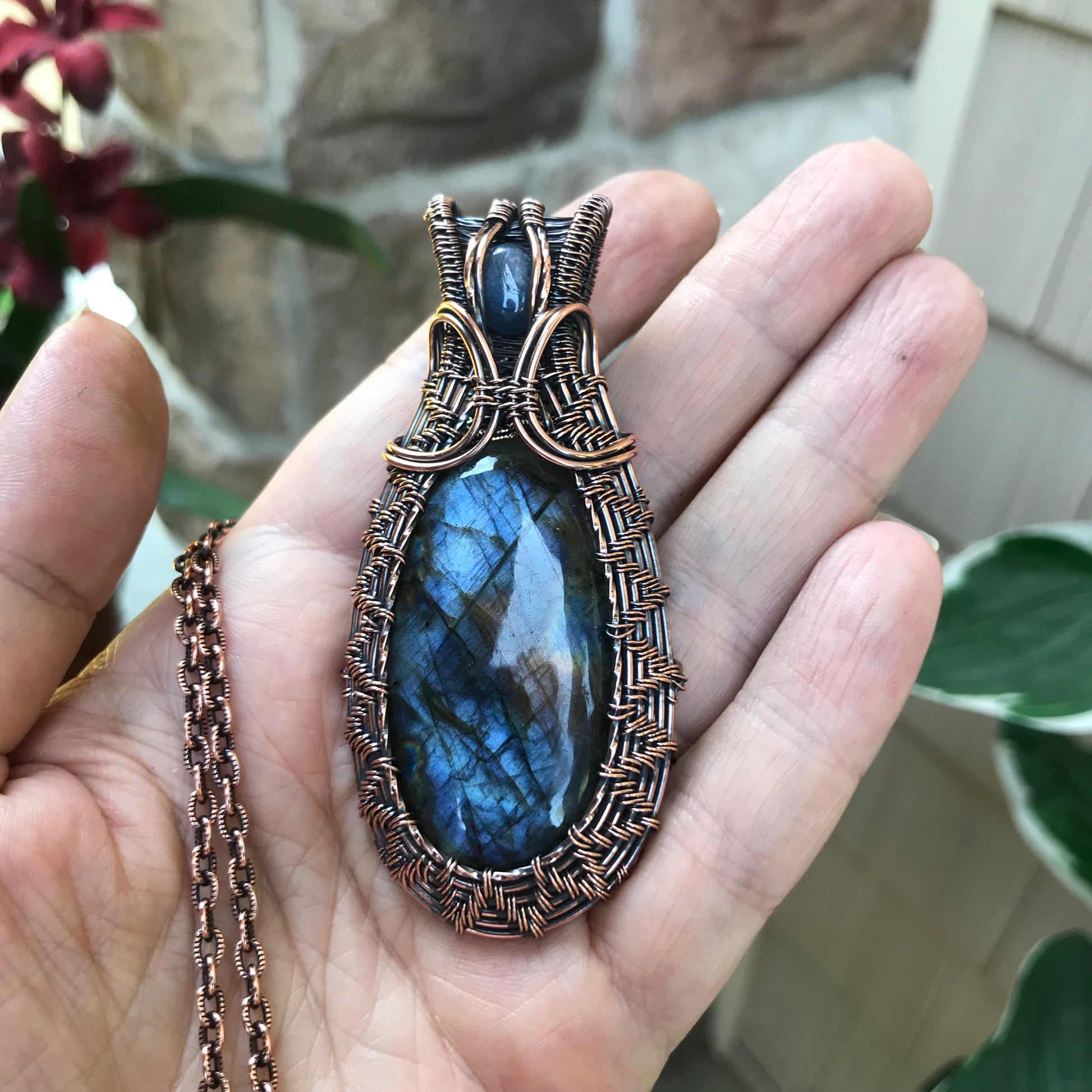 Blue Oval Labradorite & Kyanite Woven Copper Pendant