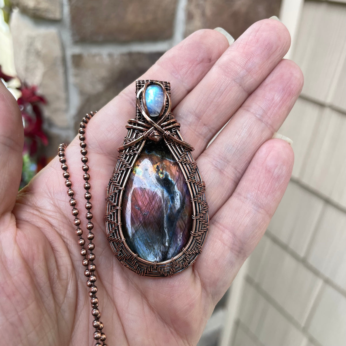 Maroon Blue Labradorite & Moonstone Oval Copper Necklace with Weaving