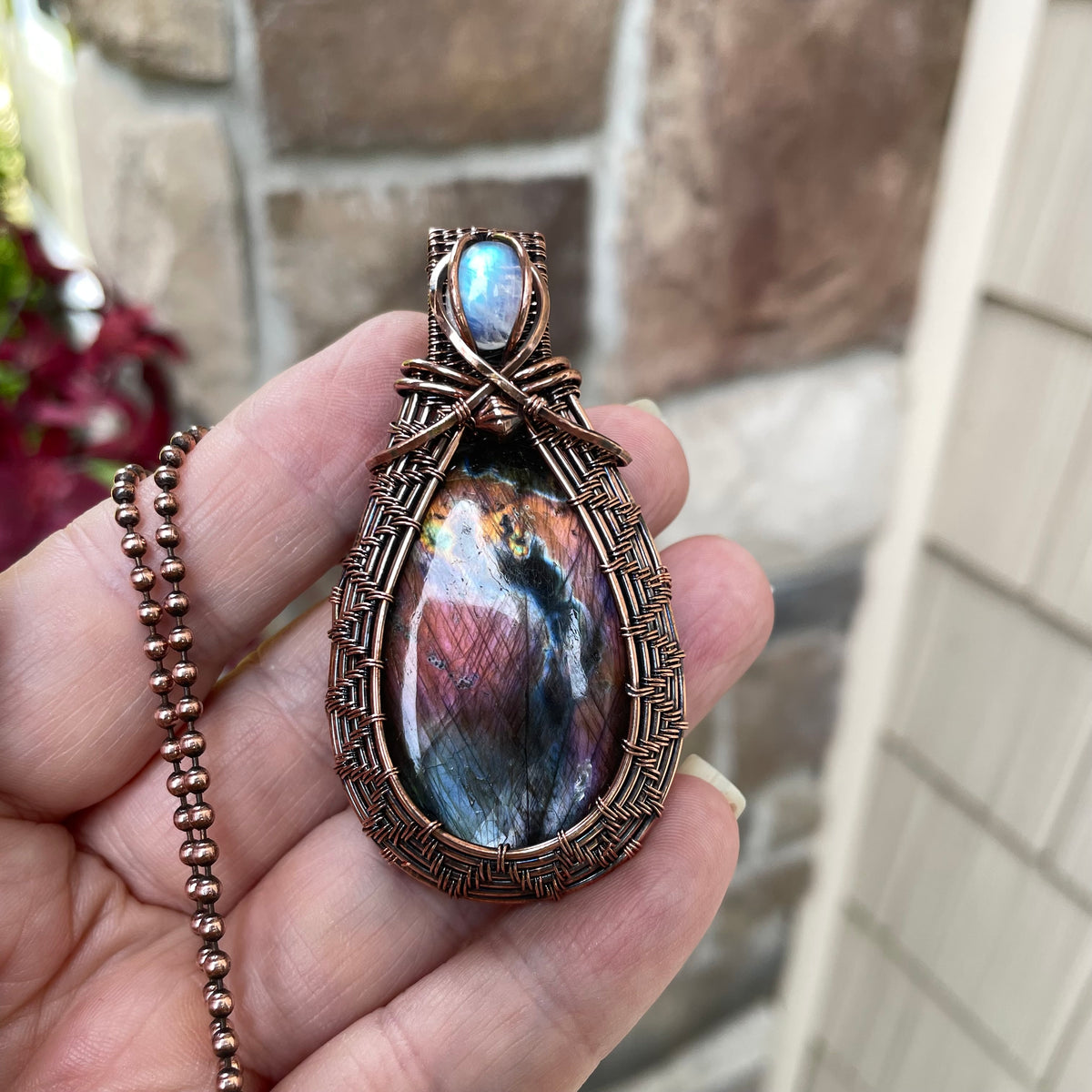 Maroon Blue Labradorite & Moonstone Oval Copper Necklace with Weaving