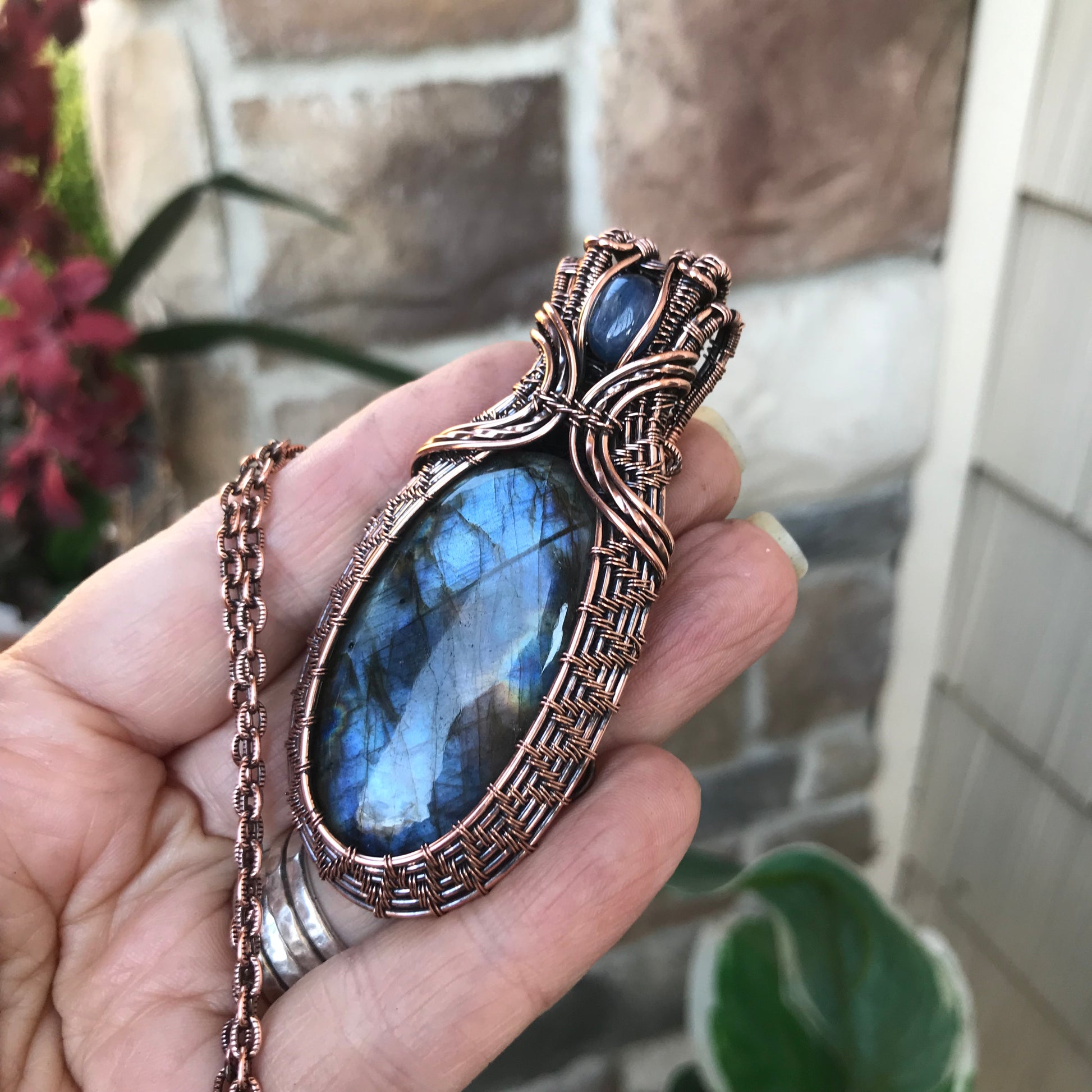 Blue Oval Labradorite & Kyanite Woven Copper Pendant