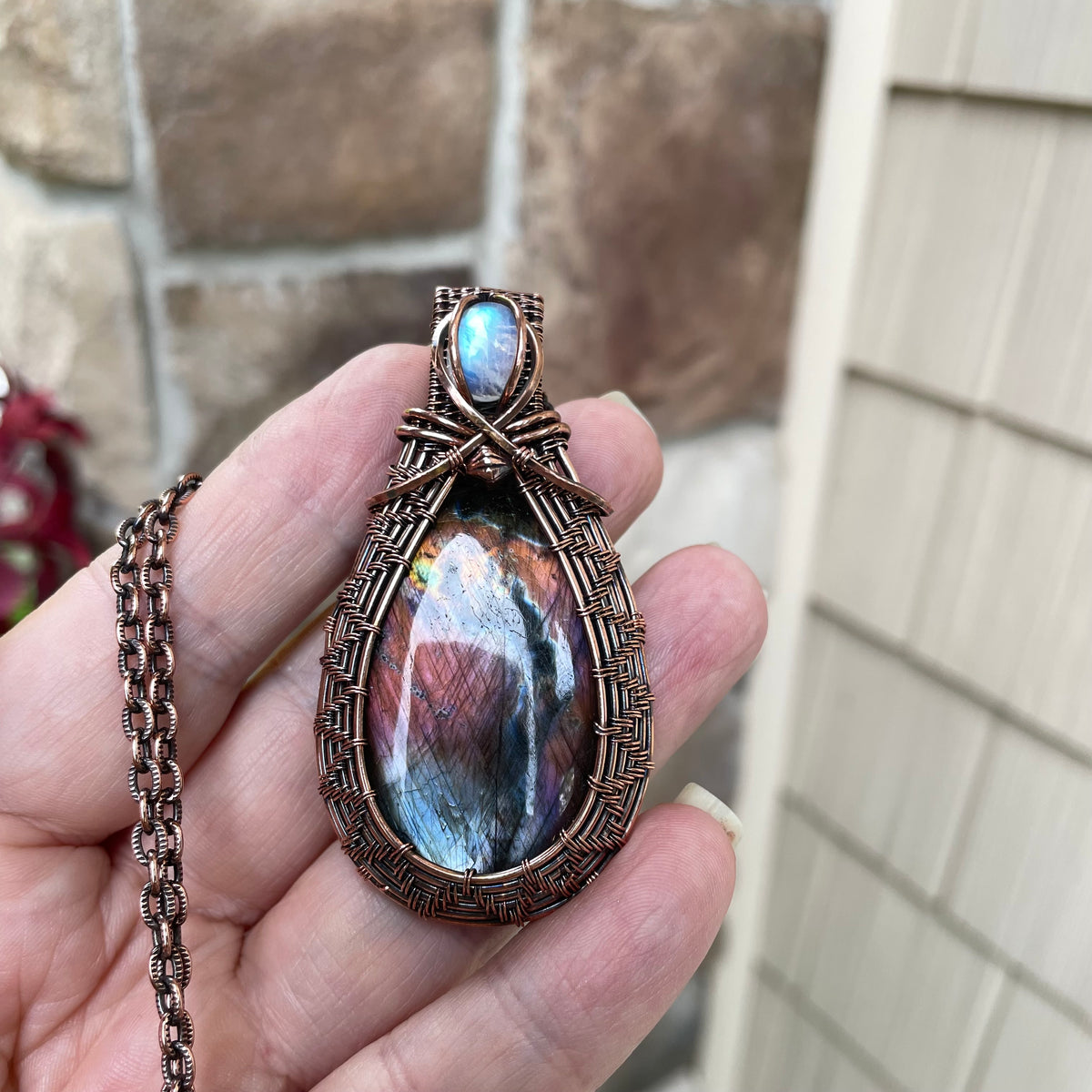 Maroon Blue Labradorite & Moonstone Oval Copper Necklace with Weaving
