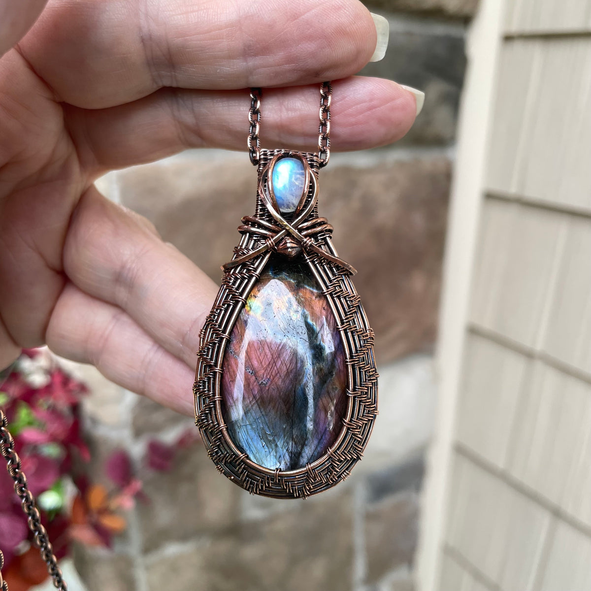 Maroon Blue Labradorite & Moonstone Oval Copper Necklace with Weaving