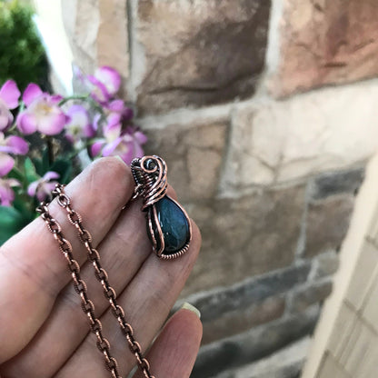 Blue Labradorite Pear Shape Mini Copper Necklace