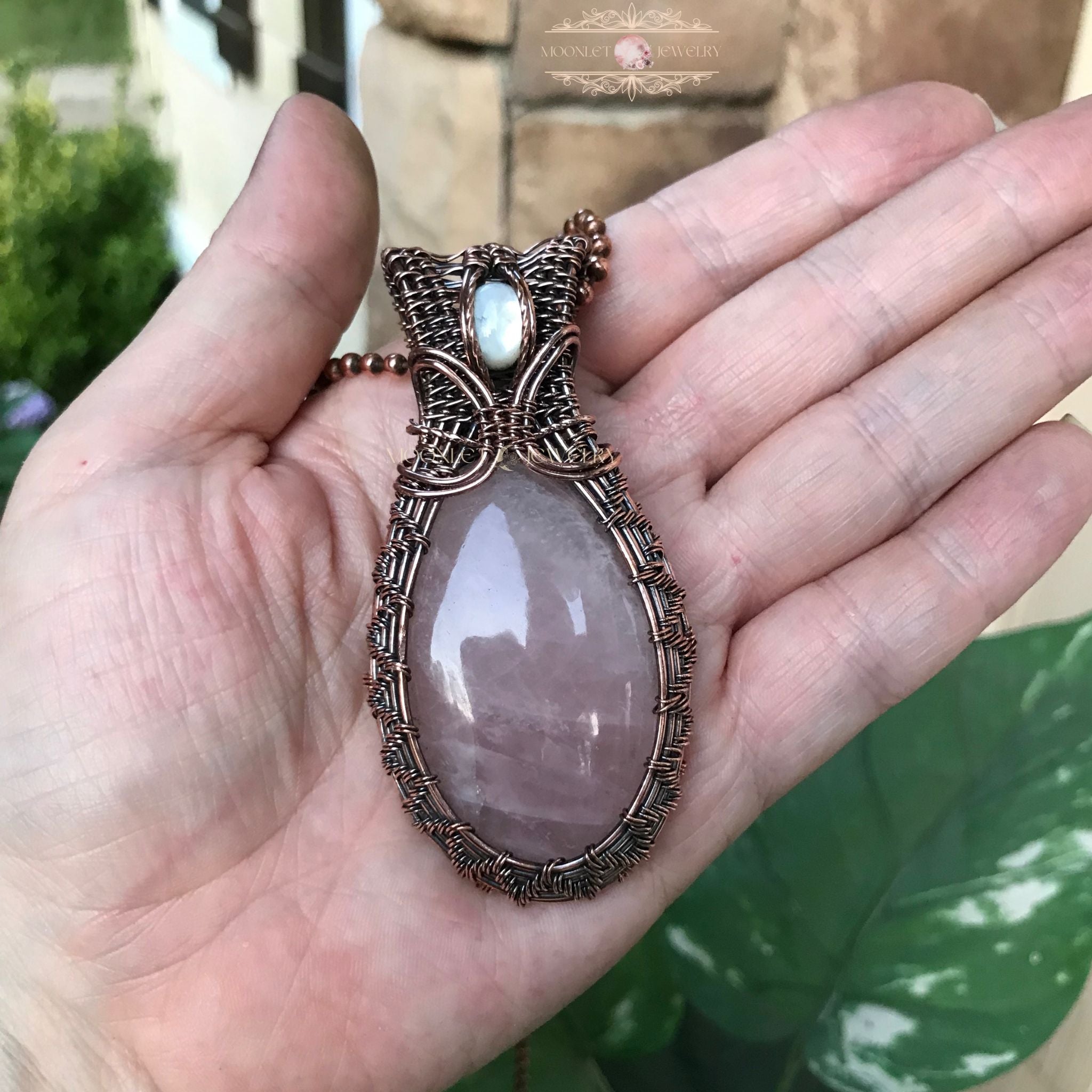 ROSE QUARTZ AND MOTHER OF PEARL BRACELET